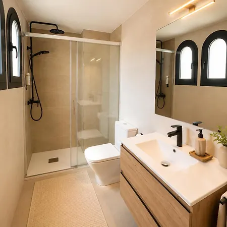 Σπίτι διακοπών 3 Bedroom Townhouse With Private Pool *