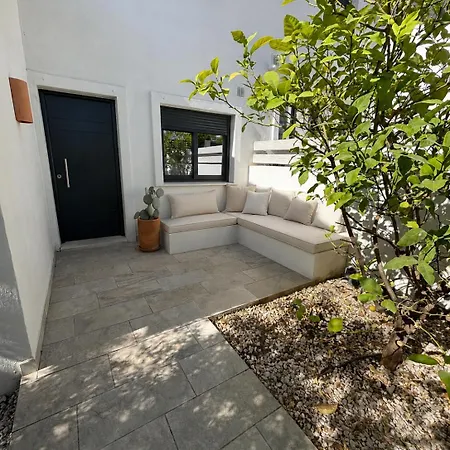3 Bedroom Townhouse With Private Pool *
