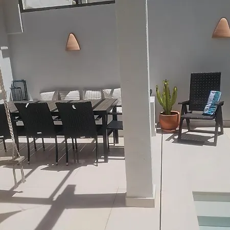 3 Bedroom Townhouse With Private Pool Εστεπόνα
